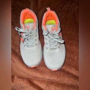 Adidas woman size 7.5